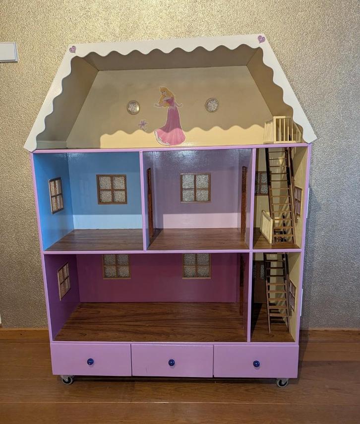 Groot poppenhuis voor Barbie, Kinderen en Baby's, Speelgoed | Poppenhuizen, Zo goed als nieuw, Poppenhuis, Ophalen