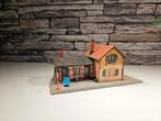 Klein station stationsgebouw N spoor modeltrein 1:160, Overige merken, Gebruikt, Gelijkstroom of Wisselstroom, Brug, Tunnel of Gebouw