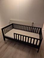 Peuterbed zwart, Kinderen en Baby's, Kinderkamer | Bedden, Ophalen of Verzenden, 140 tot 160 cm, 70 tot 85 cm, Matras