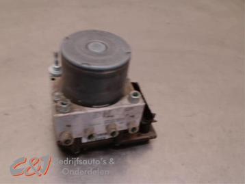 ABS Pomp van een Opel Combo beschikbaar voor biedingen