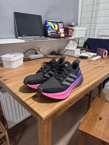 Adidas Ultraboost 5 Black/Purple Running beschikbaar voor biedingen
