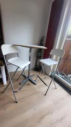 Ikea bartafel met stoelen, 2 krukken, Ophalen, Zo goed als nieuw