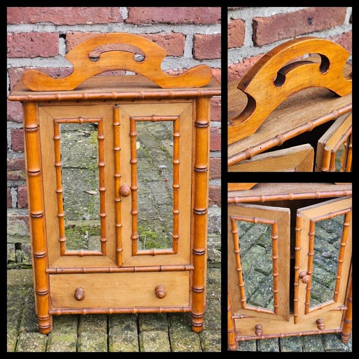 Antiek miniatuur linnenkast, bamboe met spiegeldeuren, Antiek en Kunst, Curiosa en Brocante, Ophalen of Verzenden