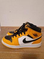 Te koop: Air Jordan 1 mid TAXI, Kleding | Heren, Schoenen, Ophalen of Verzenden, Zo goed als nieuw, Overige kleuren, Sportschoenen