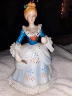 Porseleinen barok beeldje, Antiek en Kunst, Antiek | Porselein, Ophalen of Verzenden