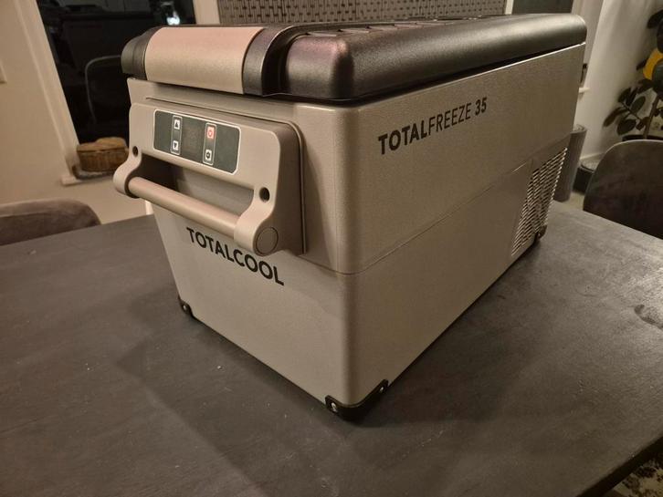 Totalcool TotalFreeze 35 Compressor Koelbox, Caravans en Kamperen, Koelboxen, Zo goed als nieuw, Koelbox, Compressor, Ophalen