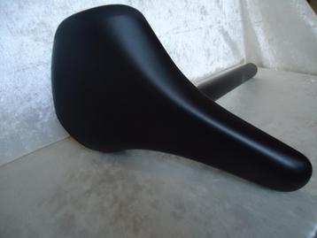 Selle Royal Essenza fietszadel + Zadelpen van Zoom 31.6 beschikbaar voor biedingen