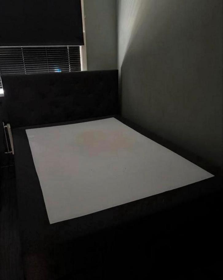 Donkergrijze Boxspring 140x200 met Opbergruimte + Topper, Huis en Inrichting, Slaapkamer | Bedden, Gebruikt, Twijfelaar, 140 cm