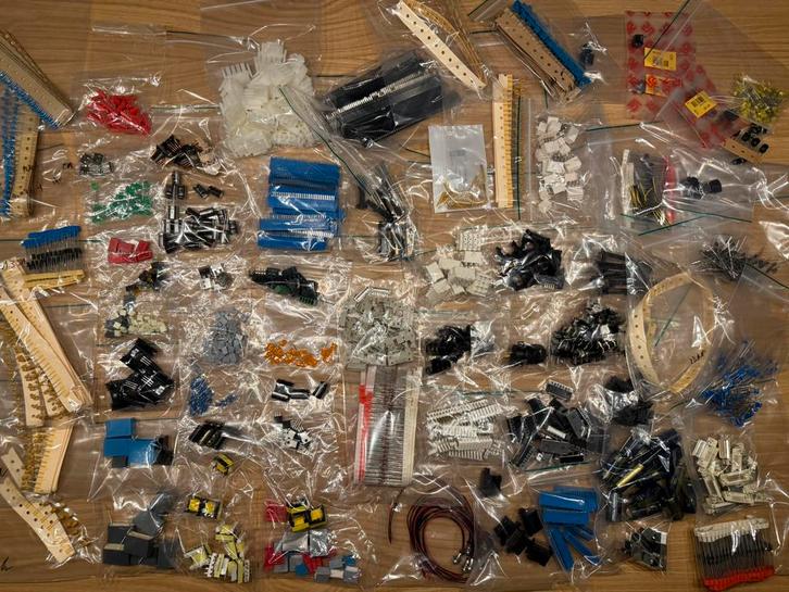 Partij THT componenten, ruim 1000 stuks, Hobby en Vrije tijd, Elektronica-componenten, Nieuw, Verzenden
