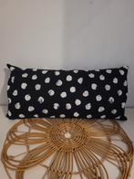 Langwerpig IKEA kussen, Huis en Inrichting, Woonaccessoires | Kussens, Ophalen of Verzenden, Zo goed als nieuw, Zwart, Rechthoekig