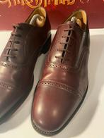 Luxury Loake Business Burgundy Leather Brogue shoes EU 43, Bruin, Ophalen of Verzenden, Loake, Gespschoenen