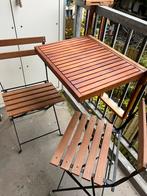 Leuk inklapbaar balkonsetje bistrotafel met twee stoelen, Tuin en Terras, Ophalen, Zo goed als nieuw, Hout, 2 zitplaatsen