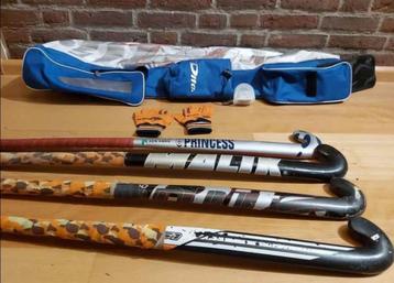 Diverse hockeyspullen (sticks/tas/handschoenen/ballen enz) beschikbaar voor biedingen