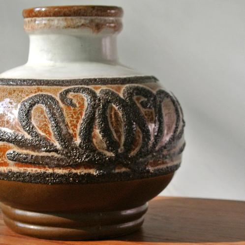 2 vintage Germany VAZEN Strehla Oost Duits fat lava retro, Huis en Inrichting, Woonaccessoires | Vazen, Gebruikt, Overige kleuren