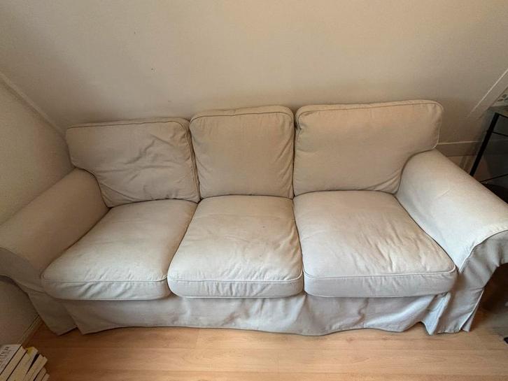 Beige bank (210-220cm) - Zachte kussens, gebruikte staat, Huis en Inrichting, Banken | Bankstellen, Gebruikt, Rechte bank, Driepersoons