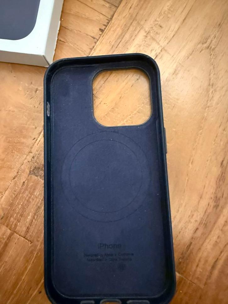 iPhone 14 Pro Hoesjes: Leer & Transparant, Telecommunicatie, Mobiele telefoons | Hoesjes en Frontjes | Apple iPhone, Gebruikt