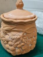 Potje terracotta met druiven nieuw, Ophalen of Verzenden