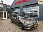 Mercedes-Benz A-klasse 200 Ambition Sport AMG Exclusive, Auto's, Voorwielaandrijving, 65 €/maand, Gebruikt, Leder en Stof