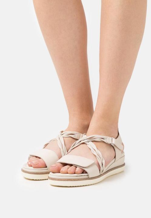 Tamaris sandalen met plateauzool, Kleding | Dames, Schoenen, Nieuw, Sandalen of Muiltjes, Beige, Ophalen of Verzenden