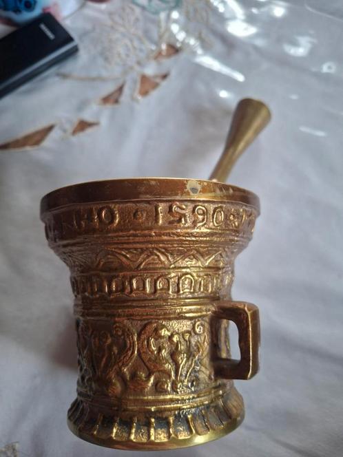 Antieke Bronzen Vijzel met Stamper - 1590, Antiek en Kunst, Antiek | Koper en Brons, Brons, Ophalen of Verzenden