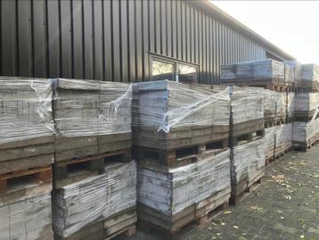 105m2 Straattegels 40x40x8 beschikbaar voor biedingen