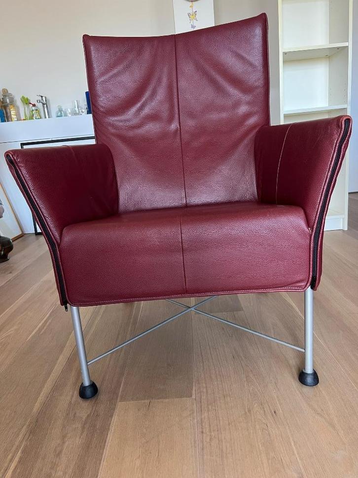 Montis Charly donkerrood leer, RVS/zwarte dop, Huis en Inrichting, Fauteuils, Zo goed als nieuw, Leer, 75 tot 100 cm, Minder dan 75 cm