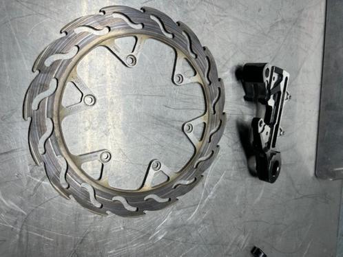 Motomaster Oversize 240 mm Factory achter remschijf + adapte, Motoren, Onderdelen | Merk-onafhankelijk, Gebruikt, Ophalen of Verzenden