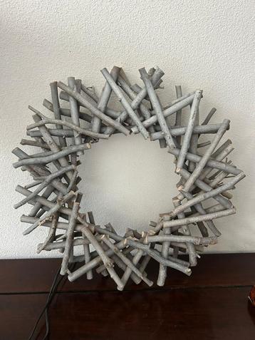 Landelijke houten krans 40x40 cm beschikbaar voor biedingen