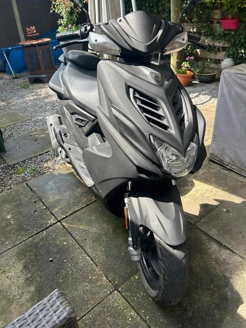 Yamaha Aerox - 4 Takt, Fietsen en Brommers, Scooters | Yamaha, Zo goed als nieuw, Aerox, Maximaal 45 km/u, Benzine, Ophalen