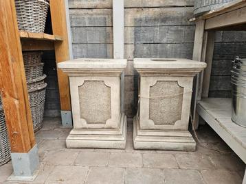 Zware betonnen zuilen  beschikbaar voor biedingen