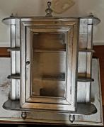 Wandkastje vitrine zilverkleurig glas deurtje hang, Antiek en Kunst, Ophalen