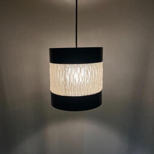 Jaren 50 60 vintage Hanglamp Hala Anvia Lyfa, Huis en Inrichting, Lampen | Hanglampen, Gebruikt, Minder dan 50 cm, Kunststof, Metaal