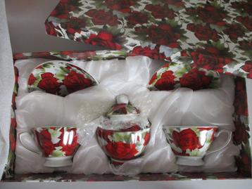 Klein rozenservies Collection des Fleurs, nieuw in doos beschikbaar voor biedingen
