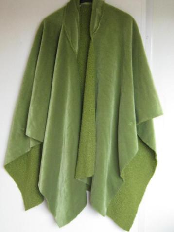 Gif Kiwi Groene cape suede achtig bouclé beschikbaar voor biedingen