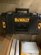 Dewalt Gereedschapskist Waterdicht met Vak in Deksel, Ophalen, Gebruikt