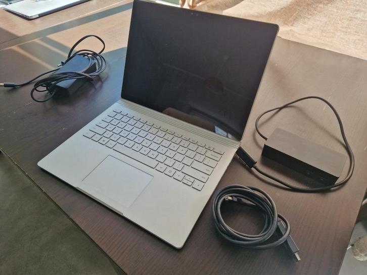 Microsoft Surface Book (i5, 256GB SSD, dGPU) + Dock & Kabel, Computers en Software, Windows Laptops, Gebruikt, 13 inch, SSD, 2 tot 3 Ghz