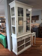 Landelijke buffetkast met manden zijkant glas 113 cm, Huis en Inrichting, Kasten | Buffetkasten, Ophalen, 100 tot 150 cm, 200 cm of meer