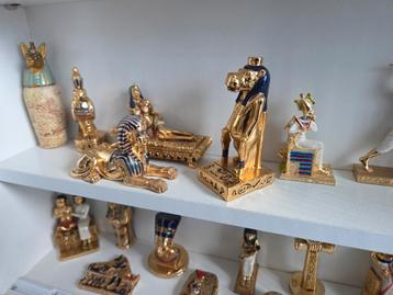Egyptische Beeldjes Collectie + Kast beschikbaar voor biedingen