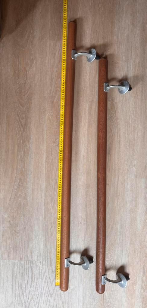 2 Nieuwe Houten Trapleuningen, Doe-het-zelf en Verbouw, Hang- en Sluitwerk, Nieuw, Overige typen, Overige materialen, Ophalen of Verzenden