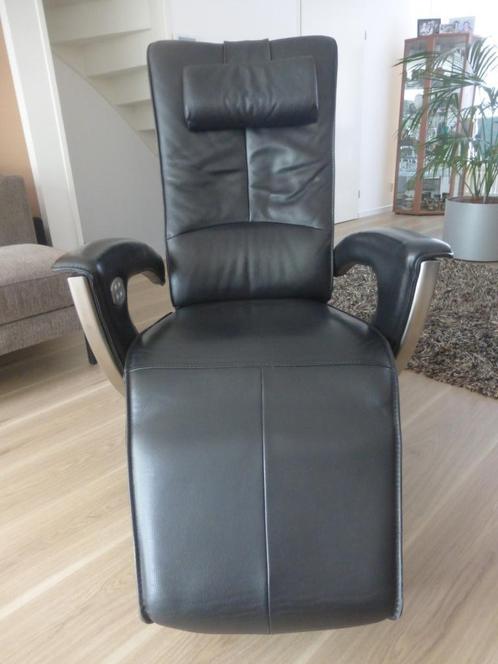 Relax stoel/fauteuil zwart leer met elektrische bediening, Huis en Inrichting, Fauteuils, Gebruikt, Leer, 50 tot 75 cm, Minder dan 75 cm