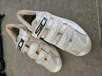 Wielrenschoenen dames maat 40 beschikbaar voor biedingen