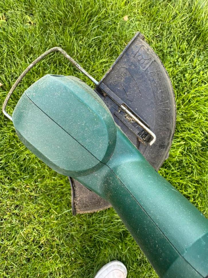 Bosch easygrasscut 18v-26 grastrimmer (draadloos), Tuin en Terras, Bosmaaiers, Zo goed als nieuw, Accu, Ophalen