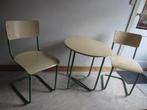 Vintage, buisframe, jaren 50, tafel + stoelen + nachtkastje, Huis en Inrichting, Overige Huis en Inrichting, Gebruikt, Ophalen