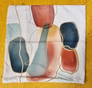 2x mooie kussen hoezen " TULP" ( kado-tip) voor €7,50 beschikbaar voor biedingen