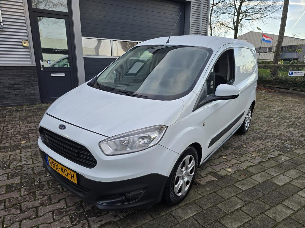 Ford Transit Courier (bj 2017), Auto's, Voorwielaandrijving, Gebruikt, Wit, Origineel Nederlands