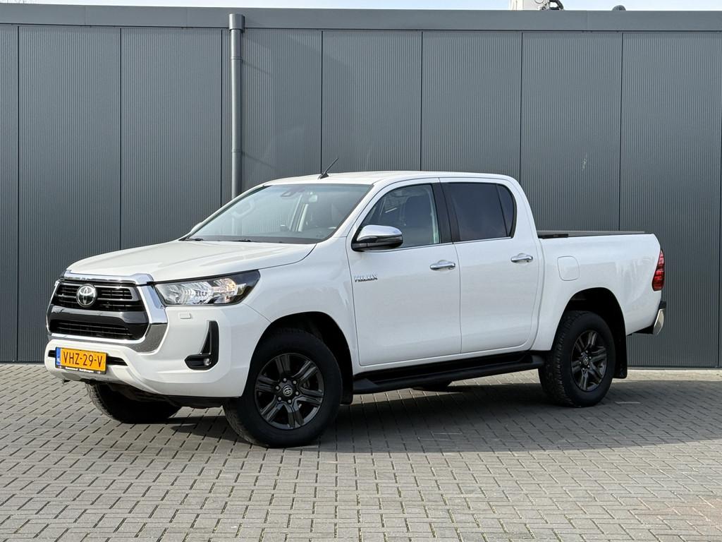 Toyota Hilux 2.4 D-4D AUTOMAAT / 4x4 / 1e EIG / 3.500 KG AHG, Auto's, Automaat, Gebruikt, Euro 6, 4 cilinders