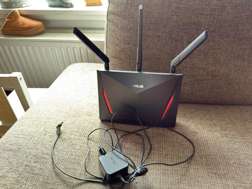 ASUS gaming router Ac68u, Computers en Software, Routers en Modems, Ophalen of Verzenden, Zo goed als nieuw, Router