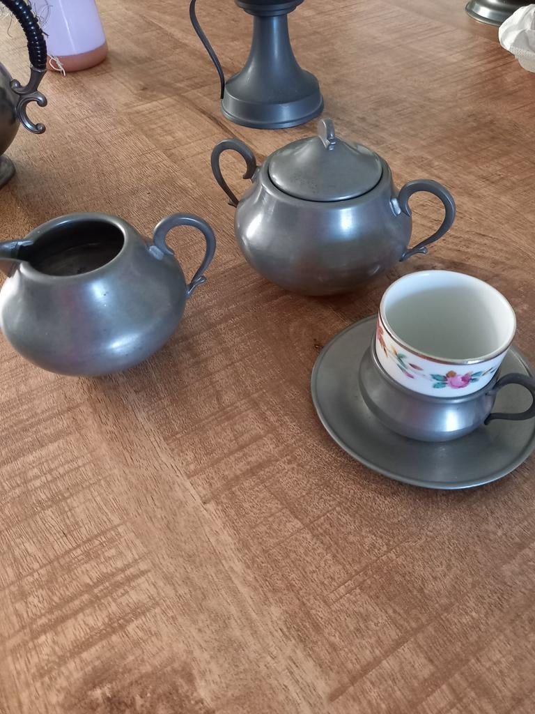 Antiek tinnen theeservies met kop en schotel, Ophalen of Verzenden
