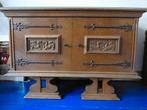 Vintage houten dressoir met houtsnijwerk en smeedijzer, Antiek en Kunst, Ophalen