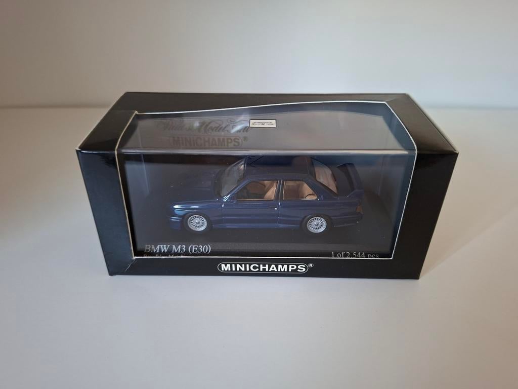 BMW M3 E30 coupe minichamps, Hobby en Vrije tijd, Modelauto's | 1:43, Ophalen of Verzenden, Zo goed als nieuw, Auto, MiniChamps